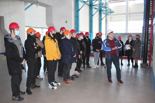 Учащиеся ГУО «Белоозёрский государственный профессионально-технический колледж электротехники» посетили филиал «БерёзовскаГРЭС» РУП «Брестэнерго» с экскурсией.